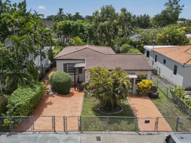3-bedroom home for sale in Miami - 4940 SW 5th Ter - MondialRealty