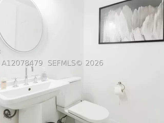 2-bedroom condo for sale in Miami - 185 SW 7th St 3609 - MondialRealty