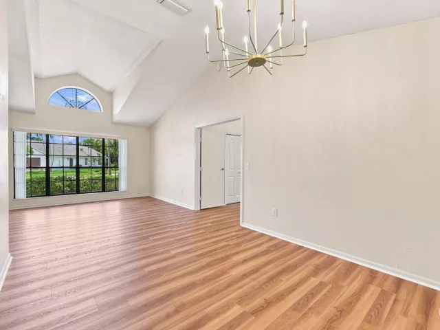4-bedroom home for rent in Boca Raton - 10798 CYPRESS BEND Drive - MondialRealty