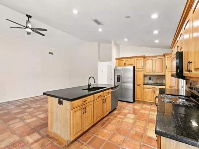4-bedroom home for rent in Boca Raton - 10798 CYPRESS BEND Drive - MondialRealty