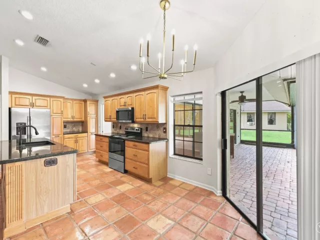 4-bedroom home for rent in Boca Raton - 10798 CYPRESS BEND Drive - MondialRealty