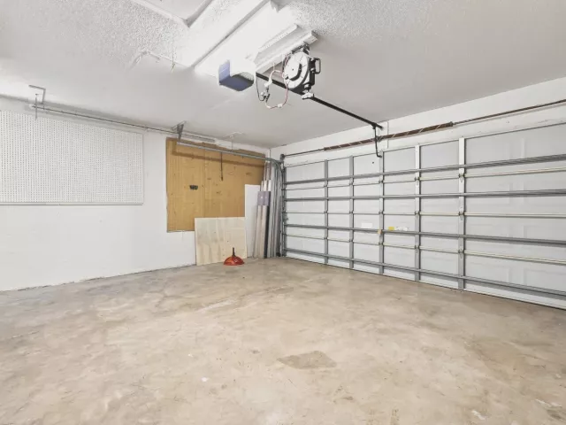 4-bedroom home for rent in Boca Raton - 10798 CYPRESS BEND Drive - MondialRealty