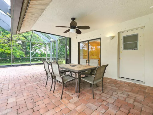 4-bedroom home for rent in Boca Raton - 10798 CYPRESS BEND Drive - MondialRealty