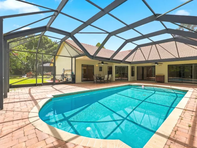 4-bedroom home for rent in Boca Raton - 10798 CYPRESS BEND Drive - MondialRealty