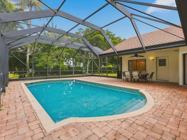 4-bedroom home for rent in Boca Raton - 10798 CYPRESS BEND Drive - MondialRealty
