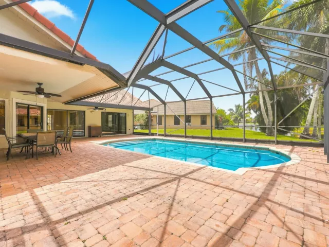 4-bedroom home for rent in Boca Raton - 10798 CYPRESS BEND Drive - MondialRealty