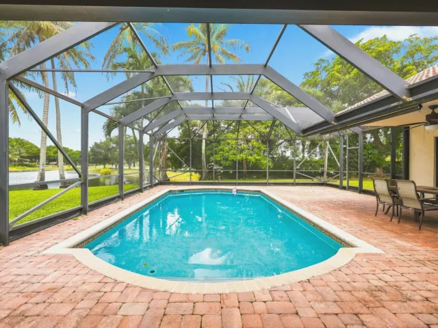 4-bedroom home for rent in Boca Raton - 10798 CYPRESS BEND Drive - MondialRealty