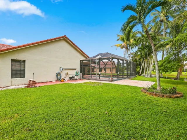 4-bedroom home for rent in Boca Raton - 10798 CYPRESS BEND Drive - MondialRealty