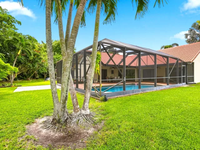 4-bedroom home for rent in Boca Raton - 10798 CYPRESS BEND Drive - MondialRealty
