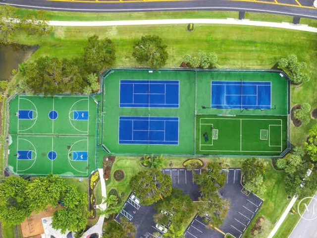 4-bedroom home for rent in Boca Raton - 10798 CYPRESS BEND Drive - MondialRealty