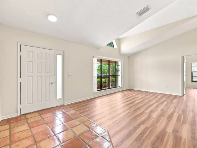 4-bedroom home for rent in Boca Raton - 10798 CYPRESS BEND Drive - MondialRealty