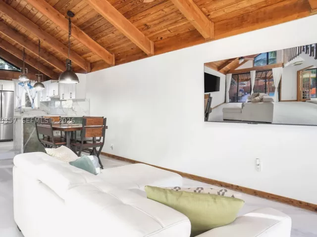 4-bedroom home for rent in Fort Lauderdale - 6191 NW 31st Way - - MondialRealty