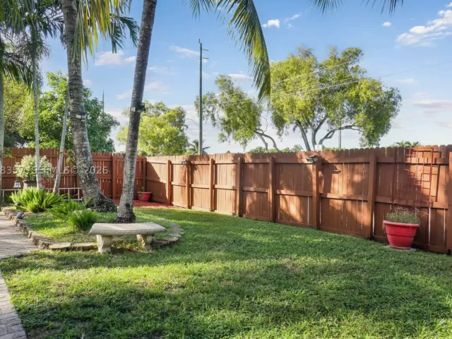4-bedroom home for rent in Fort Lauderdale - 6191 NW 31st Way - - MondialRealty
