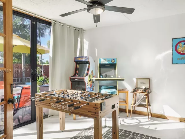 4-bedroom home for rent in Fort Lauderdale - 6191 NW 31st Way - - MondialRealty