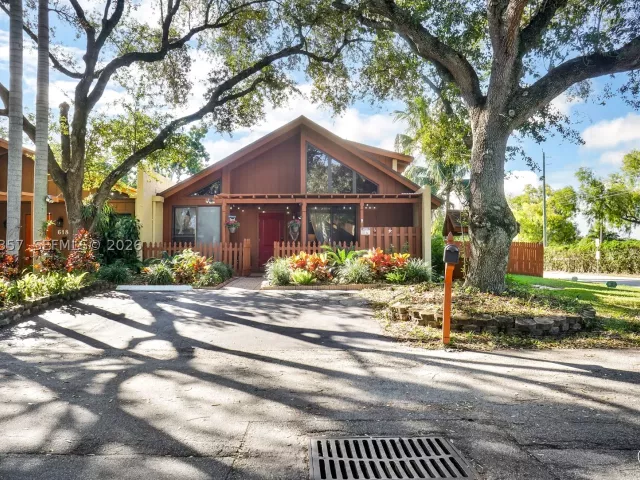 4-bedroom home for rent in Fort Lauderdale - 6191 NW 31st Way - - MondialRealty