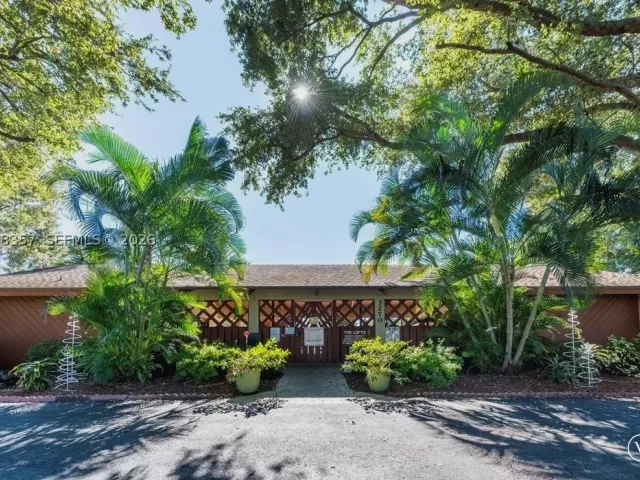 4-bedroom home for rent in Fort Lauderdale - 6191 NW 31st Way - - MondialRealty