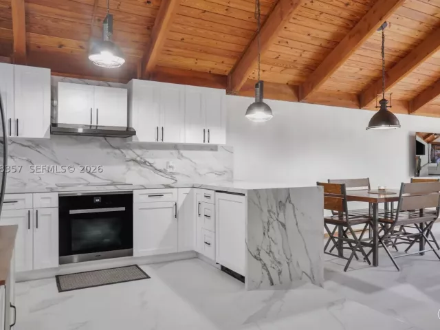 4-bedroom home for rent in Fort Lauderdale - 6191 NW 31st Way - - MondialRealty