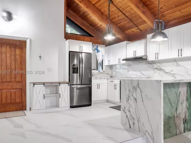 4-bedroom home for rent in Fort Lauderdale - 6191 NW 31st Way - - MondialRealty