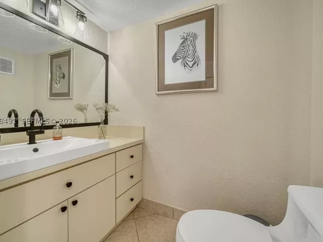 3-bedroom home for sale in Miami - 13267 SW 9th Ln - MondialRealty
