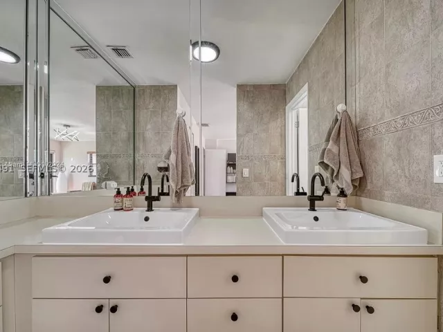 3-bedroom home for sale in Miami - 13267 SW 9th Ln - MondialRealty