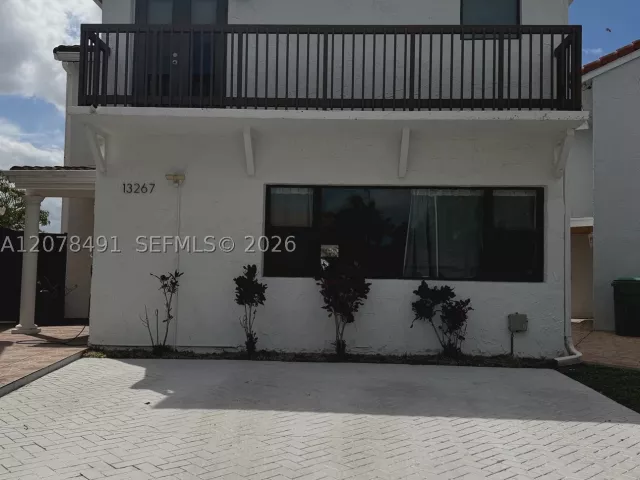 3-bedroom home for sale in Miami - 13267 SW 9th Ln - MondialRealty