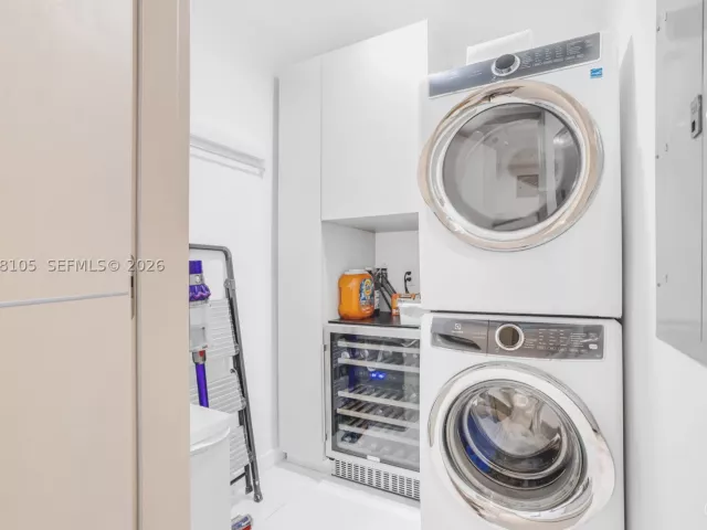 2-bedroom condo for rent in Miami - 851 NE 1st Ave 1408 - MondialRealty