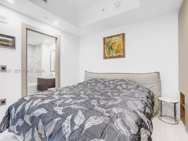 2-bedroom condo for rent in Miami - 851 NE 1st Ave 1408 - MondialRealty