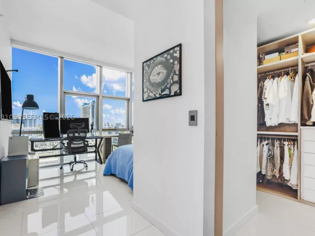 2-bedroom condo for rent in Miami - 851 NE 1st Ave 1408 - MondialRealty