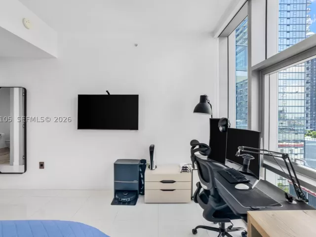 2-bedroom condo for rent in Miami - 851 NE 1st Ave 1408 - MondialRealty