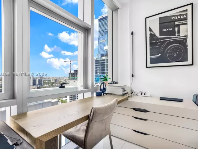 2-bedroom condo for rent in Miami - 851 NE 1st Ave 1408 - MondialRealty