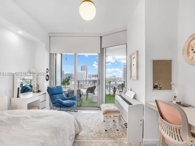 2-bedroom condo for rent in Miami - 851 NE 1st Ave 1408 - MondialRealty