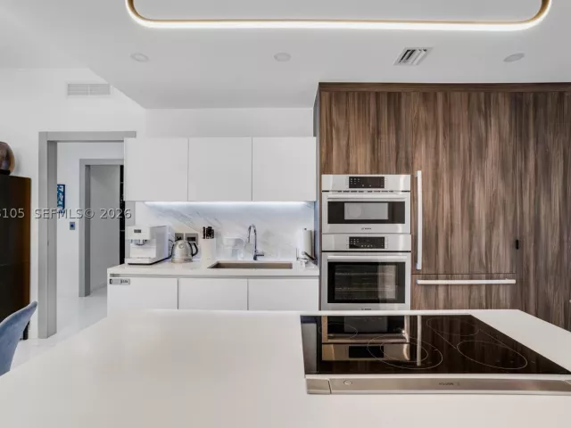 2-bedroom condo for rent in Miami - 851 NE 1st Ave 1408 - MondialRealty