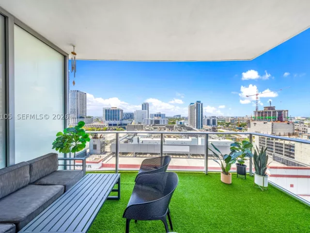 2-bedroom condo for rent in Miami - 851 NE 1st Ave 1408 - MondialRealty