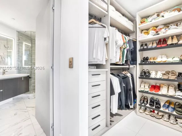 2-bedroom condo for rent in Miami - 851 NE 1st Ave 1408 - MondialRealty