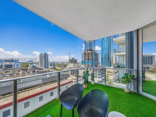 2-bedroom condo for rent in Miami - 851 NE 1st Ave 1408 - MondialRealty