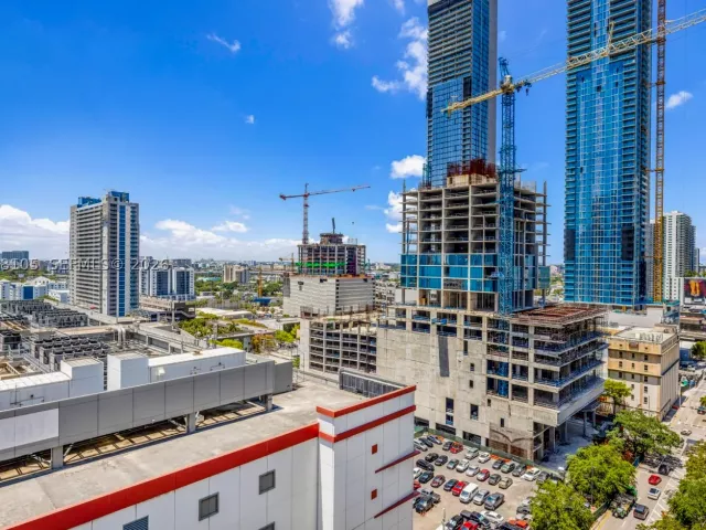 2-bedroom condo for rent in Miami - 851 NE 1st Ave 1408 - MondialRealty