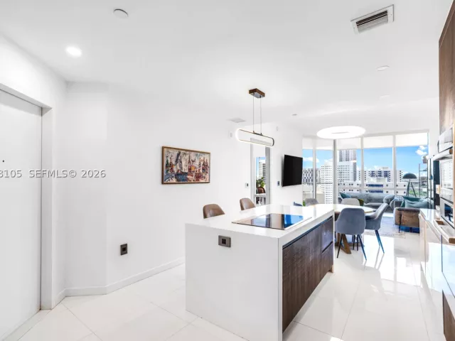 2-bedroom condo for rent in Miami - 851 NE 1st Ave 1408 - MondialRealty
