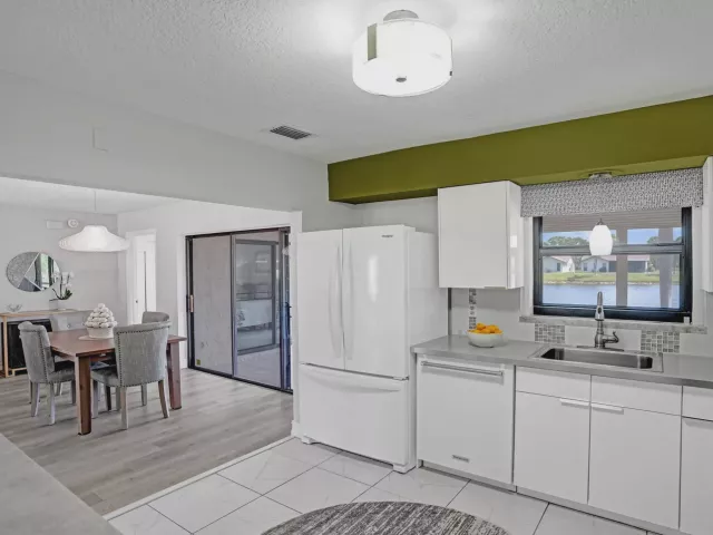 3-bedroom home for sale in Deerfield Beach - 2186 SW 16th Circle - MondialRealty
