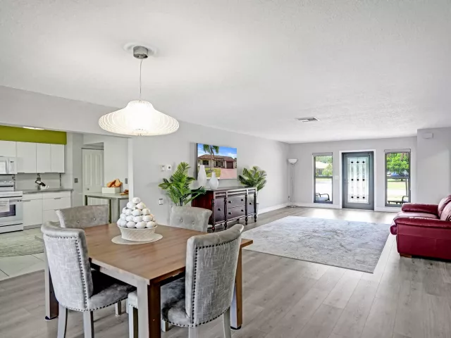 3-bedroom home for sale in Deerfield Beach - 2186 SW 16th Circle - MondialRealty