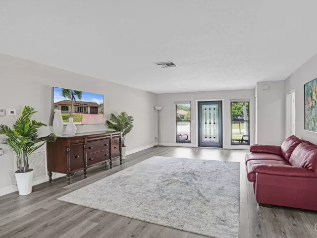 3-bedroom home for sale in Deerfield Beach - 2186 SW 16th Circle - MondialRealty