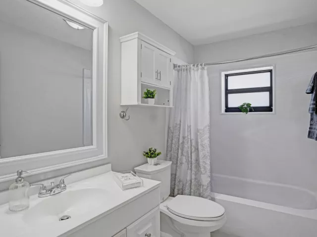 3-bedroom home for sale in Deerfield Beach - 2186 SW 16th Circle - MondialRealty