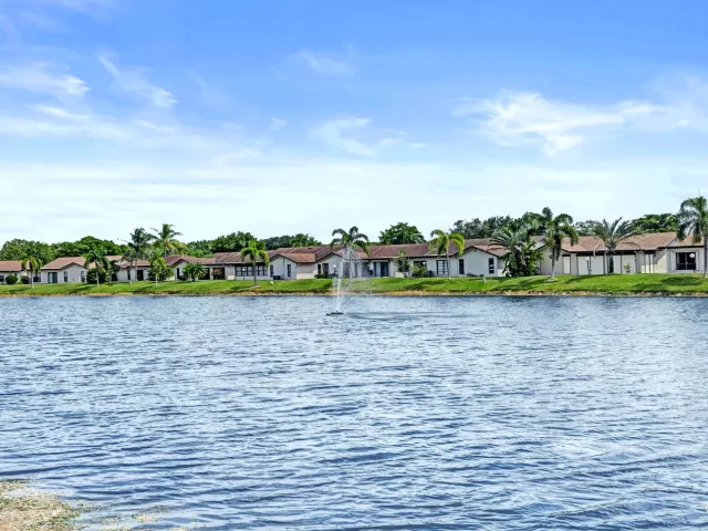 3-bedroom home for sale in Deerfield Beach - 2186 SW 16th Circle - MondialRealty
