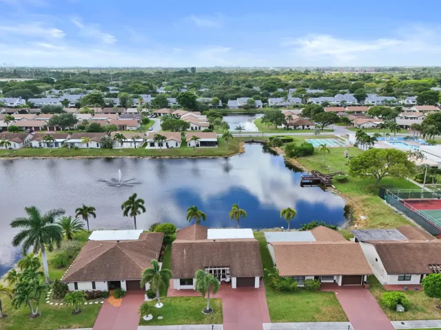 3-bedroom home for sale in Deerfield Beach - 2186 SW 16th Circle - MondialRealty