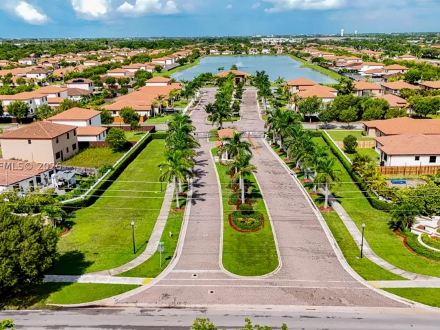 4-bedroom home for sale in Homestead - 167 SE 24th Ave - MondialRealty
