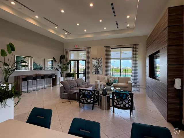 4-bedroom home for sale in Homestead - 167 SE 24th Ave - MondialRealty