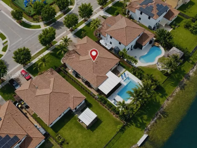 4-bedroom home for sale in Homestead - 167 SE 24th Ave - MondialRealty