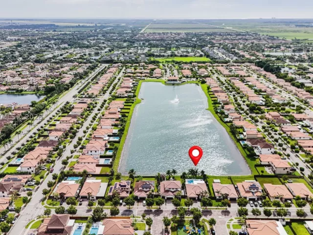 4-bedroom home for sale in Homestead - 167 SE 24th Ave - MondialRealty
