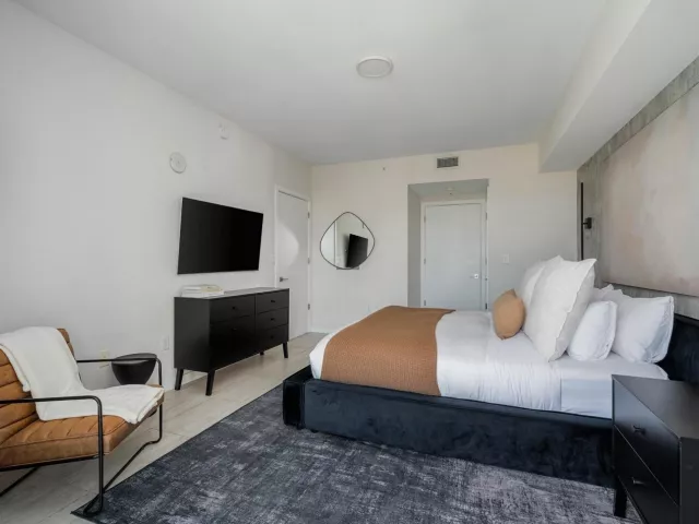 1-bedroom condo for sale in Miami - 3900 Biscayne Boulevard S-910 - MondialRealty