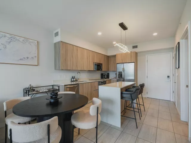 1-bedroom condo for sale in Miami - 3900 Biscayne Boulevard S-910 - MondialRealty
