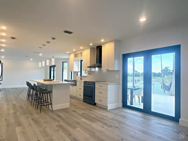 5-bedroom home for rent in Boca Raton - 10920 Haydn Drive - MondialRealty
